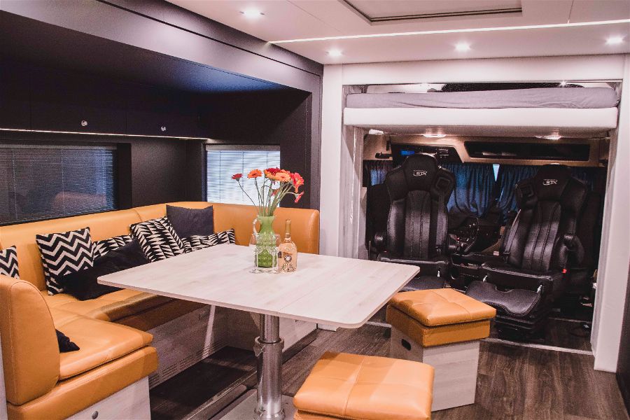 paul_sannen_motorhome_mercedes_actros_stx_interior5