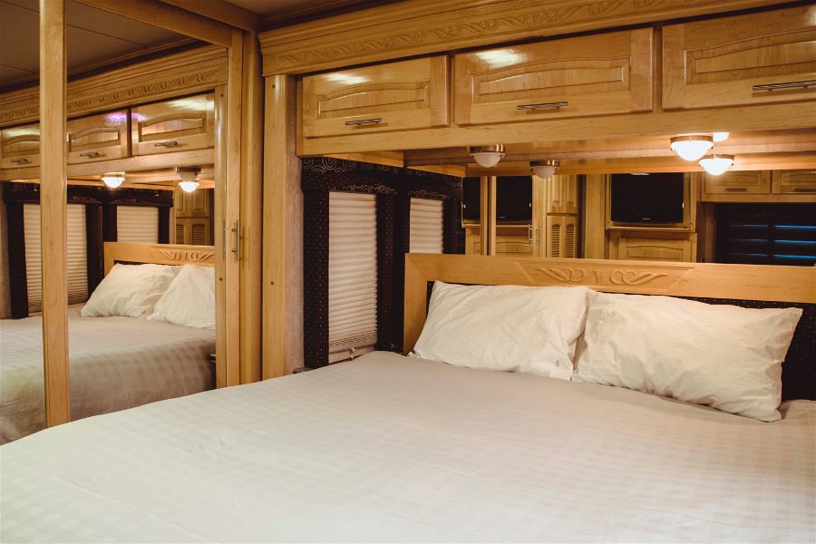 paul_sannen_motorhome_monterey_beaver_interior_3