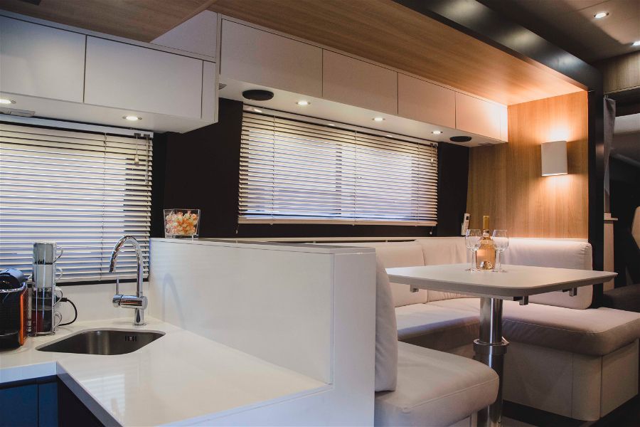 paul_sannen_motorhome_renault_magnum_stx_interior_1