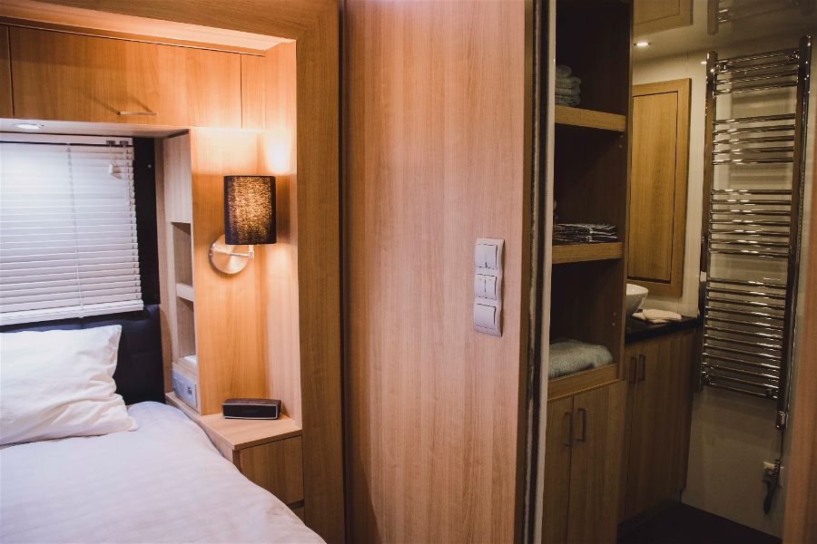 paul_sannen_motorhome_renault_magnum_stx_interior_8