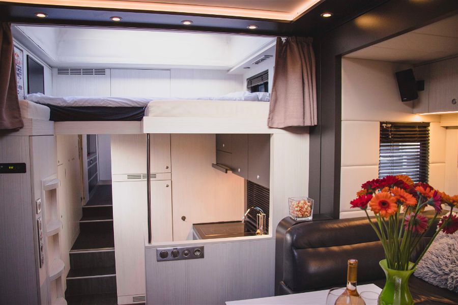 paul_sannen_motorhome_volvo_stx_interior_6