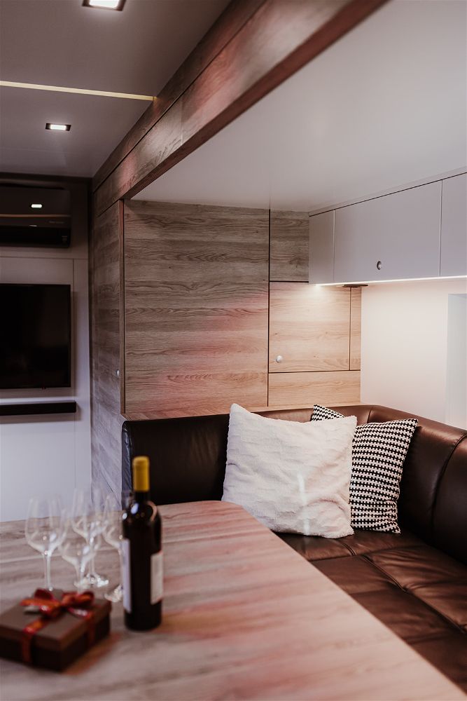 paul_sannen_motorhome_mercedes_stx_white_interior_2-opt