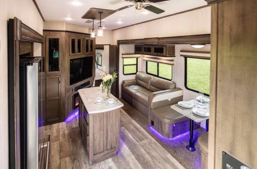 paul_sannen_motorhome_sandpiper_fifthwheel_interior_1